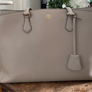 Perfect Tory Burch Tote!